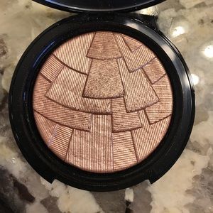 Anastasia Beverly Hills Illuminator NEVER USED